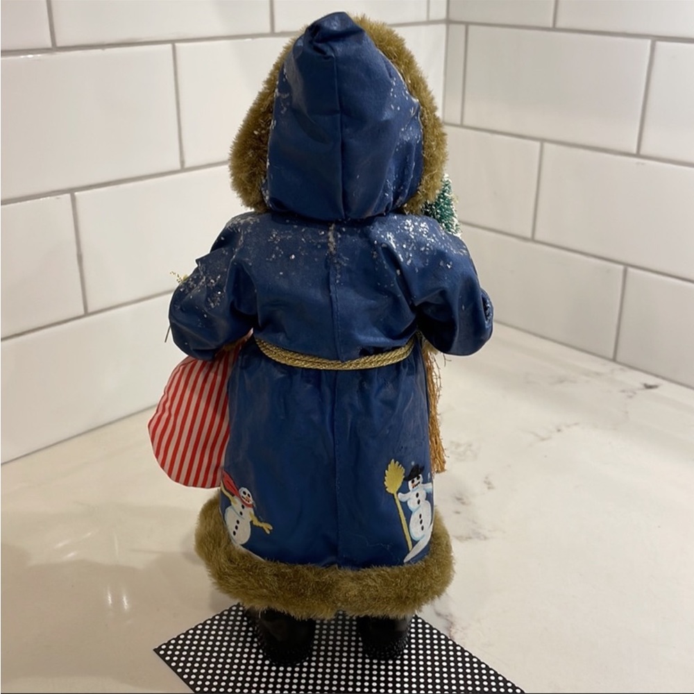 ❤️🎄 DEPT 56 | Clothtique Possible Dreams Santa | Dressed For The Holidays 🎄❤️ - Picture 4 of 10